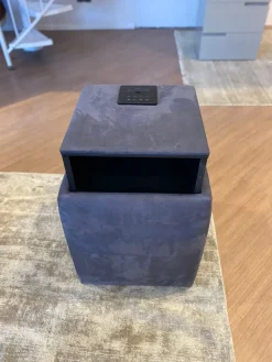 Comodino Bolzan modello Ares a prezzo ribassato in ecopelle