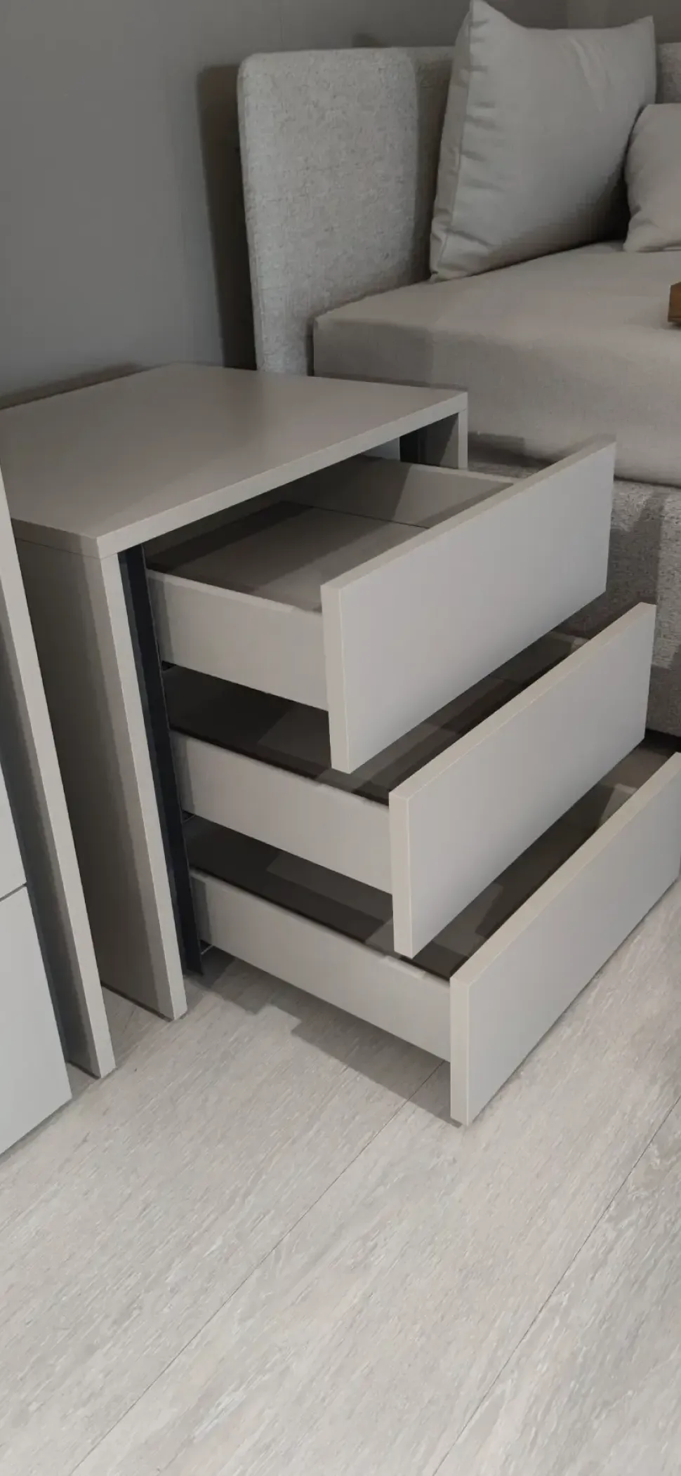 Comodino Chic a marchio Colombini casa a prezzo riservato