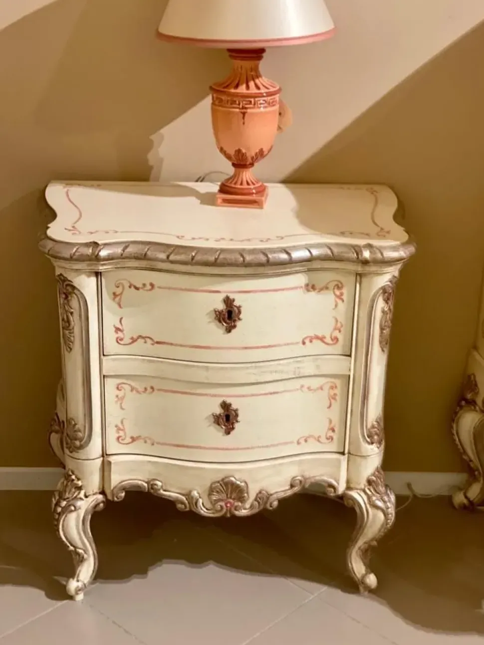 Comodino Collezione 700 di Artigianale scontato del 55%