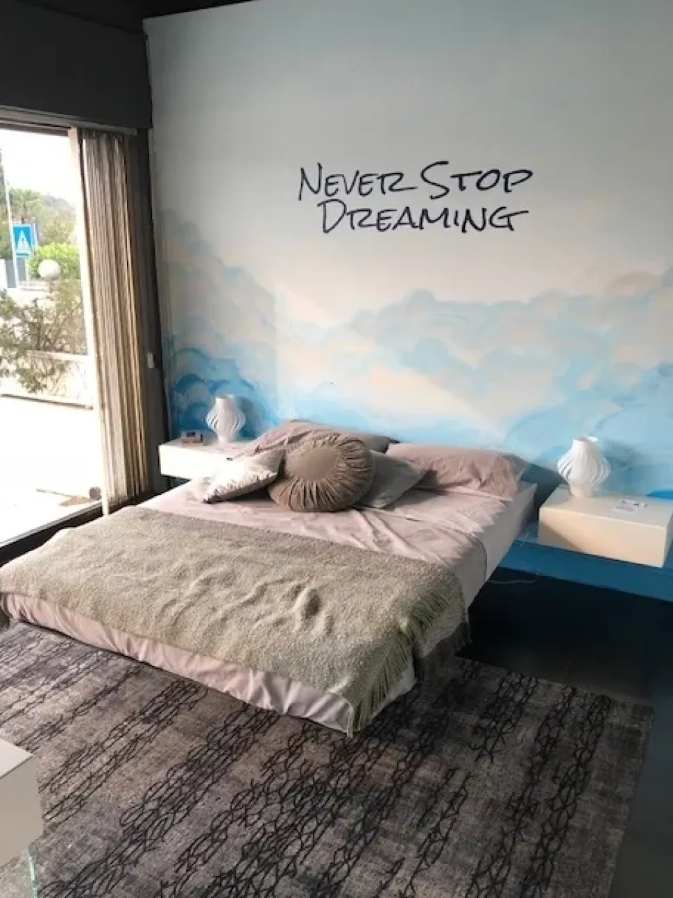 Comodino 36e8 di Lago scontato del 33%