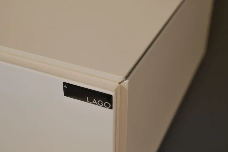 Comodino 36e8 Lago a prezzo scontato