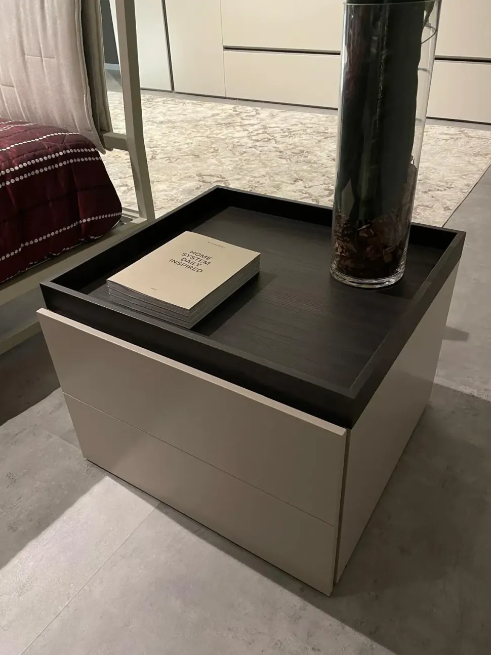 Comodino Easy di Novamobili a prezzo ribassato