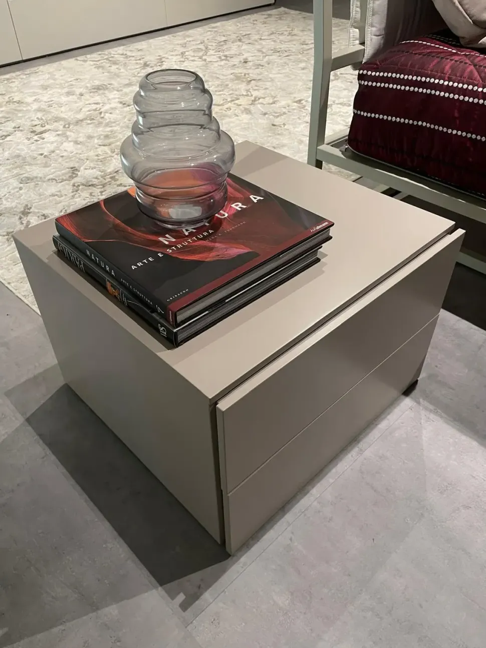 Comodino Easy di Novamobili a prezzo ribassato