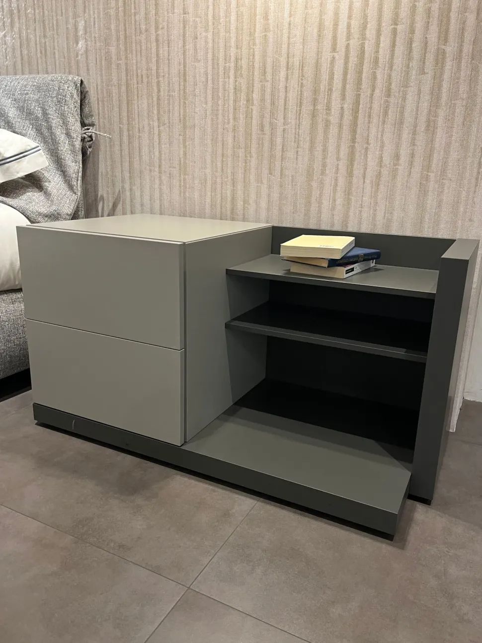 Comodino Filnox di Caccaro a PREZZI OUTLET