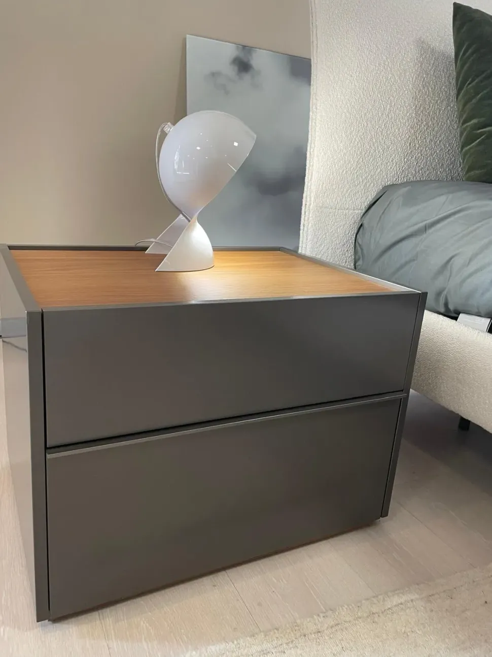 Comodino Filo Sangiacomo a prezzo scontato