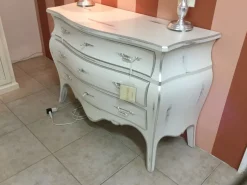 Comodino Giusti portos modello Laccato anticato a prezzo scontato in legno