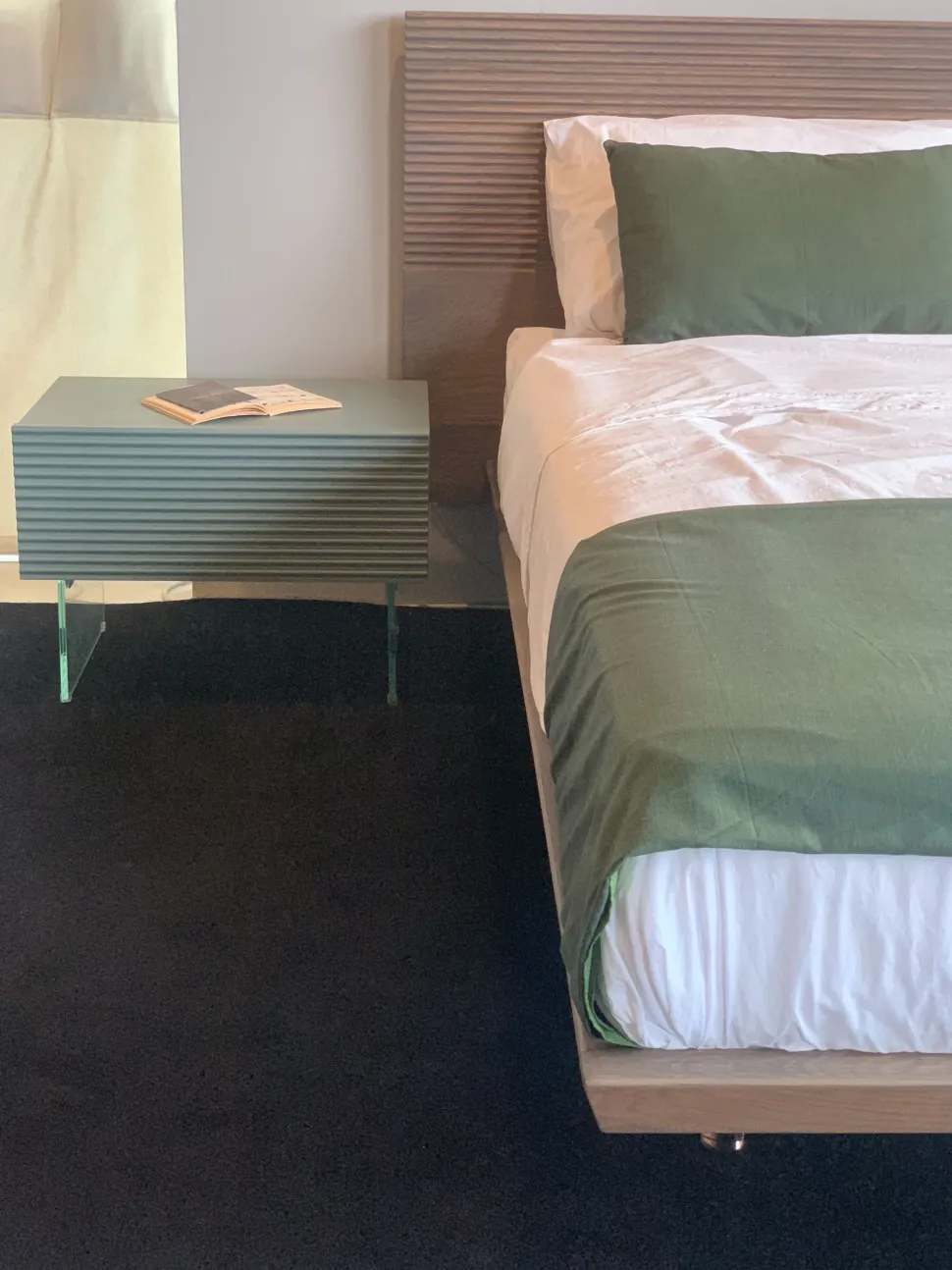 Comodino modello Brick di Devina nais scontato