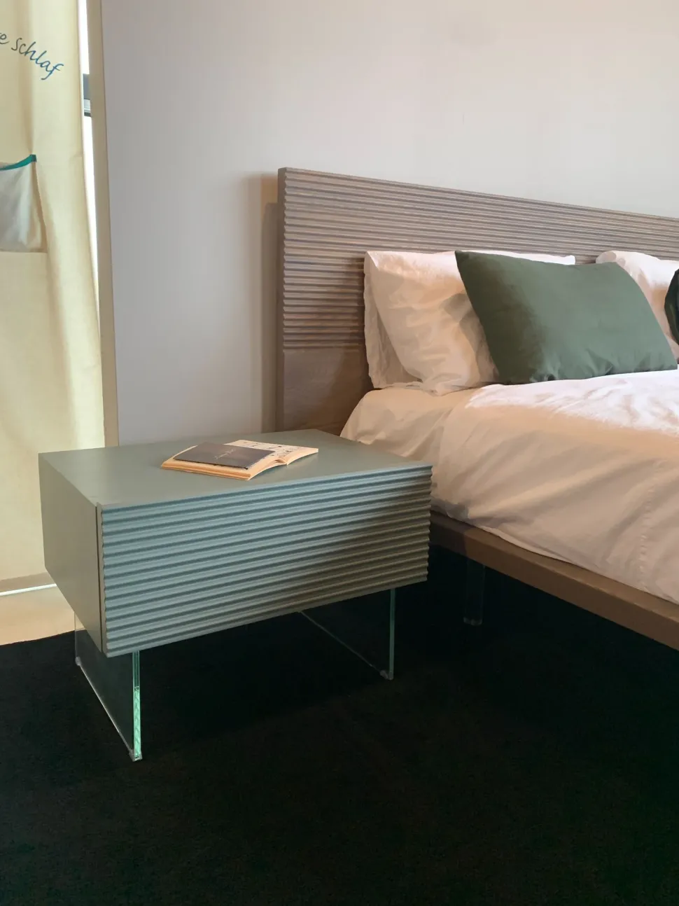 Comodino modello Brick di Devina nais scontato