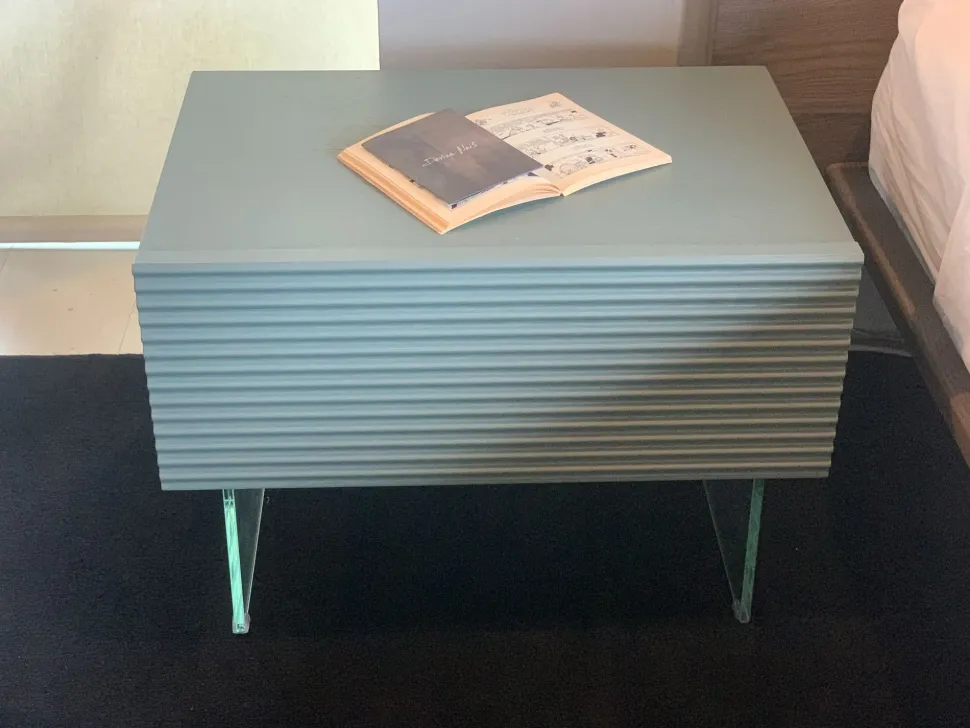 Comodino modello Brick di Devina nais scontato