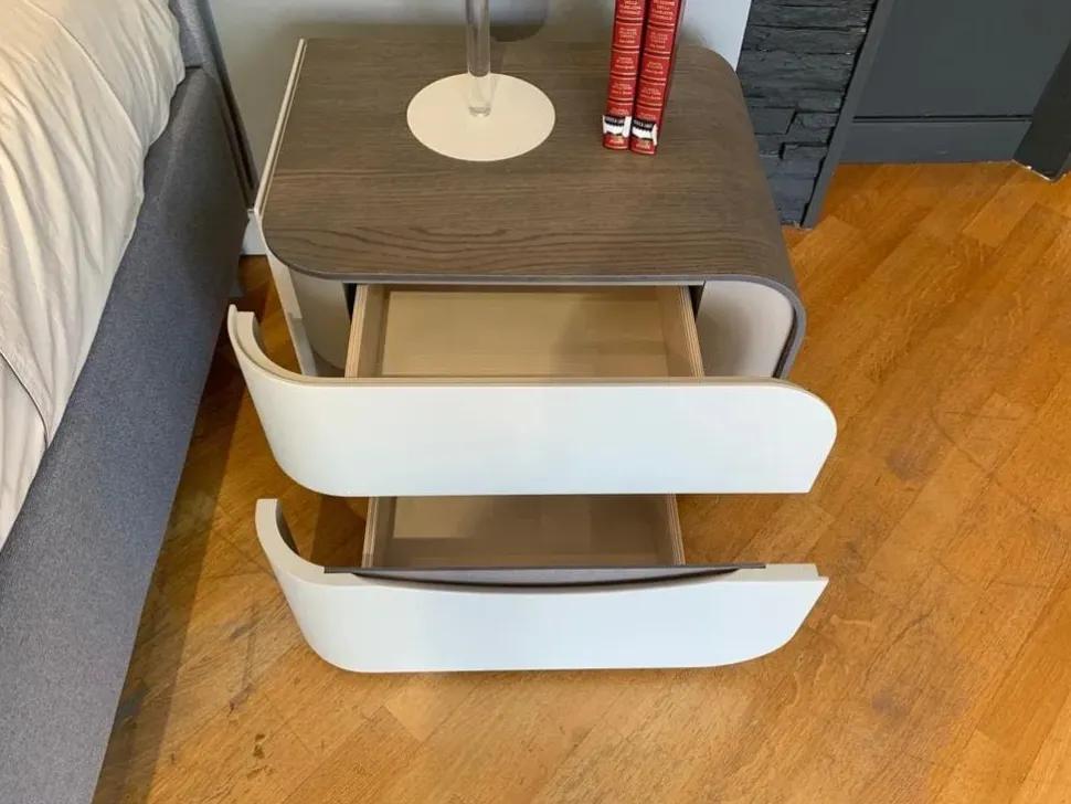 Comodino modello Eikon di Voltan scontato