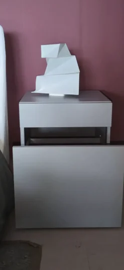 Comodino modello Filnox di Caccaro