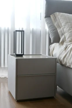 Comodino modello Filo di Sangiacomo scontato