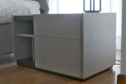 Comodino modello Filo di Sangiacomo scontato