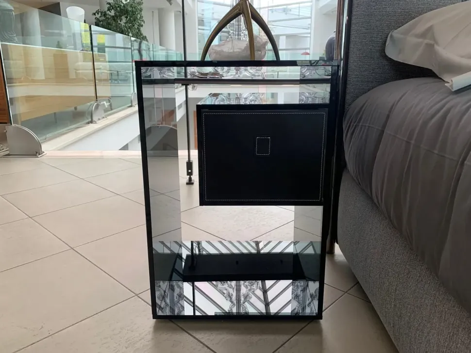 Comodino modello Liber f di Tonelli design scontato