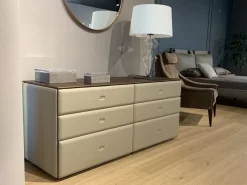 Comodino modello Moondance di Poltrona frau