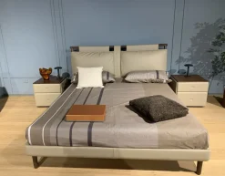 Comodino modello Moondance di Poltrona frau