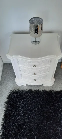 Comodino Modello nancy Mobilificio bellutti a prezzo ribassato