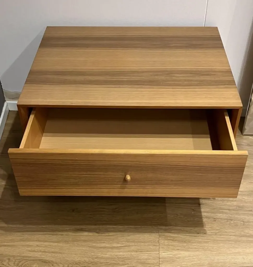 Comodino modello Pezzo unico noce canaletto Artigianale a PREZZI OUTLET