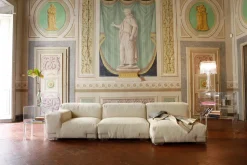 Comodino modello Small ghost buster di Kartell