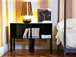 Comodino modello Small ghost buster di Kartell