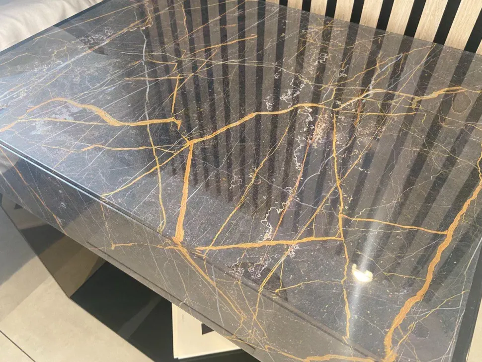 Comodino modello Upglass di Lago scontato