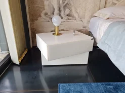 Comodino Morgana di Lago a prezzo scontato