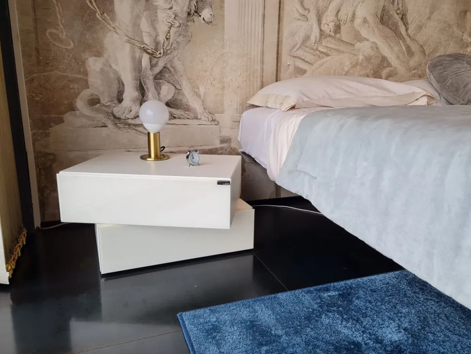 Comodino Morgana di Lago a prezzo scontato