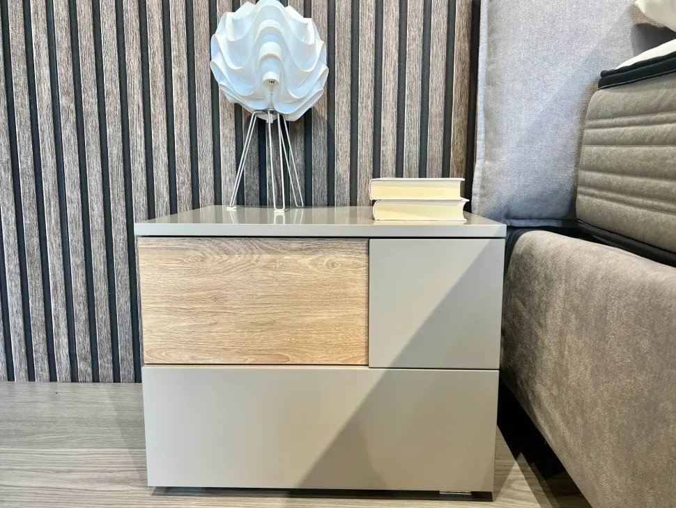 Comodino Oslo di Giessegi a prezzo scontato