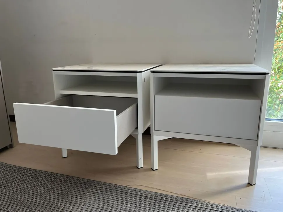 Comodino York Calligaris scontato per una camera da letto moderna