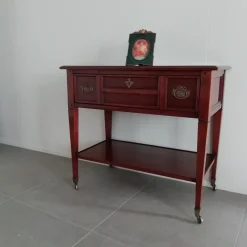 Complemento in stile neoclassico con un ribasso del 41%