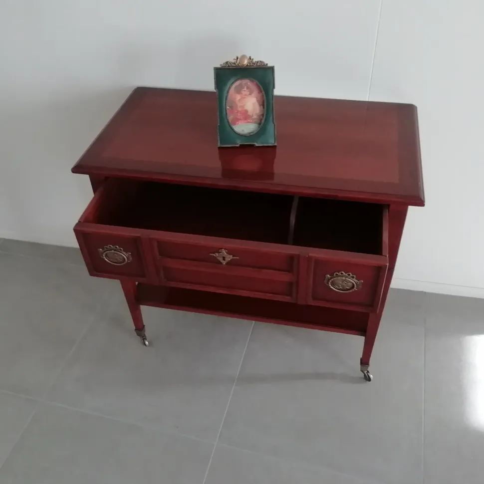 Complemento in stile neoclassico con un ribasso del 41%