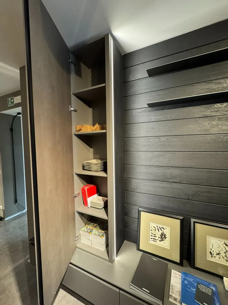 Composizione per la zona giorno modello Mh6 di Modulnova a prezzo scontato