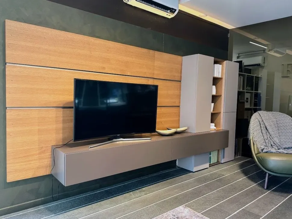 Composizione per la zona giorno modello People di Pianca a prezzo Outlet