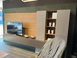 Composizione per la zona giorno modello People di Pianca a prezzo Outlet