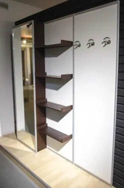 Composizione verticale da ingresso Gamma con specchio e appendiabiti