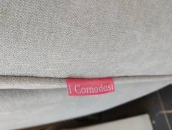 Con penisola Mod.tenero Aerre salotti a PREZZO OUTLET scontato del 50%