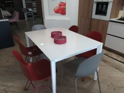 Connubia: Tavolo Pentagon in offerta outlet. Design unico ed elegante.