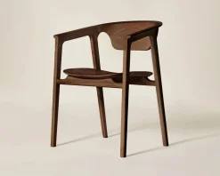 Contatta il progettista interni per scoprire il prezzo della sedia modello Duna di Dale.