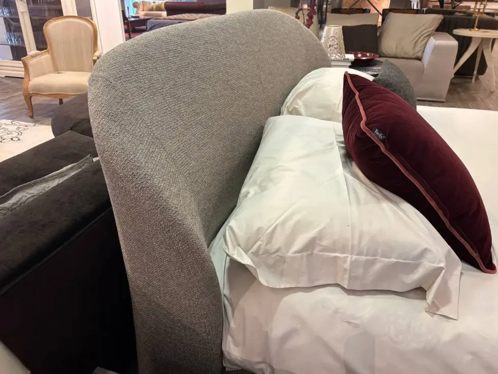 Contatta il venditore per scoprire il prezzo del letto Carnaby nella fotografia