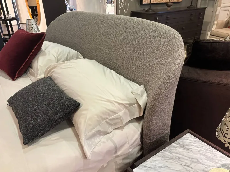 Contatta il venditore per scoprire il prezzo del letto Carnaby nella fotografia