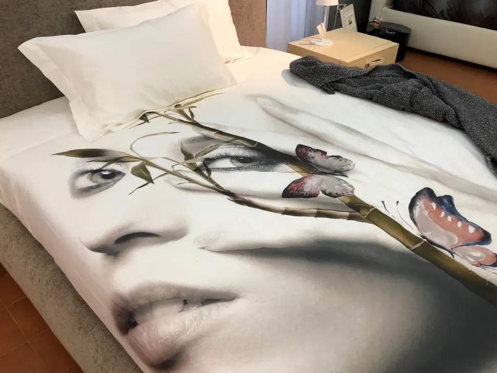 Copripiumini modello Visione del marchio Flou con forte sconto