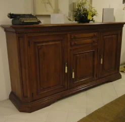 Credenza con intarsi in stile classico scontata del - 50%