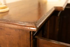 Credenza in noce con un ribasso esclusivo