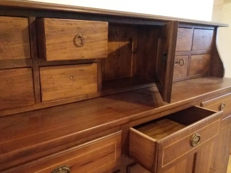 Credenza in stile impero con uno sconto del 50%