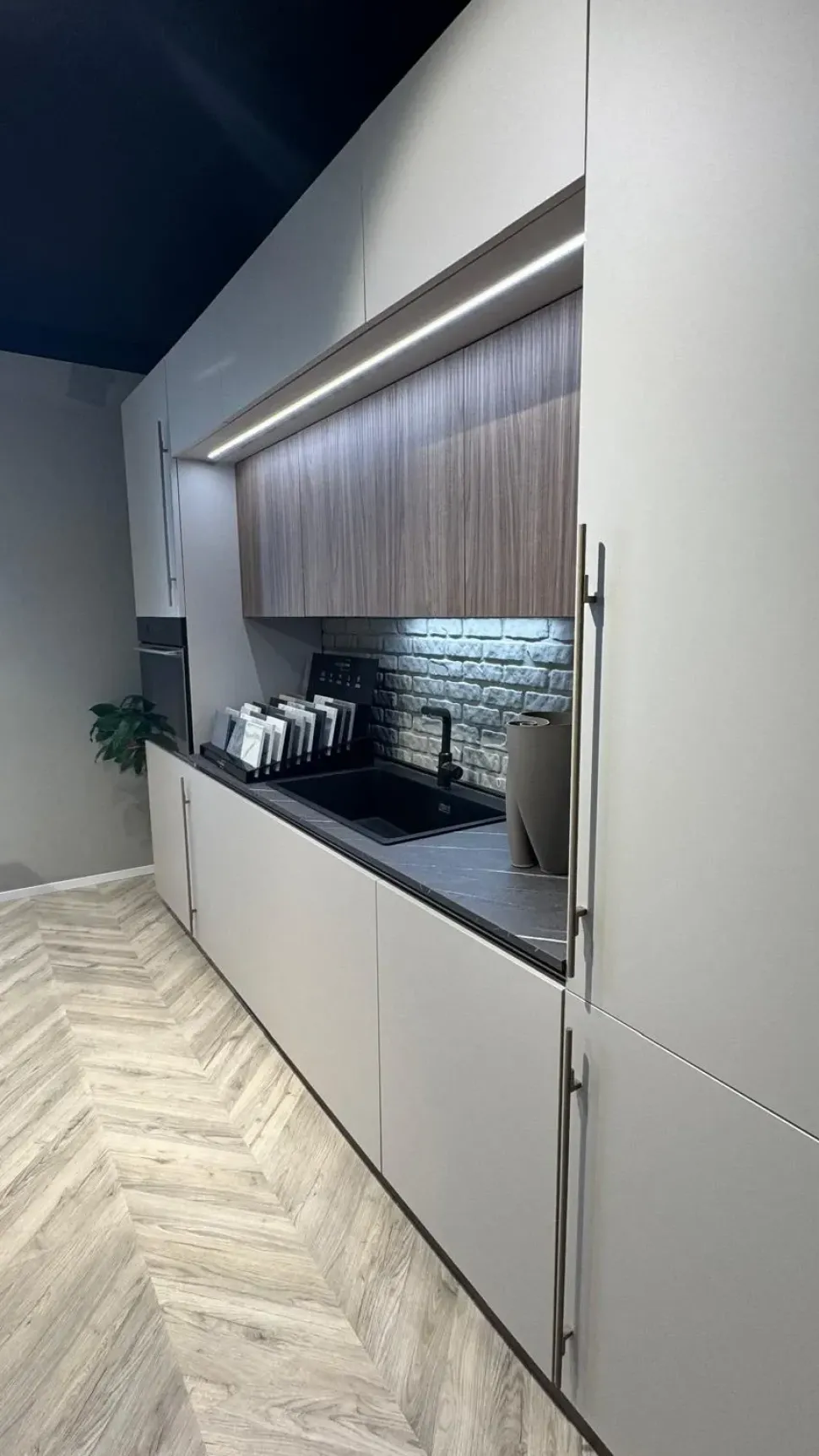 Cucina a PREZZI OUTLET in laminato materico Stosa -40%