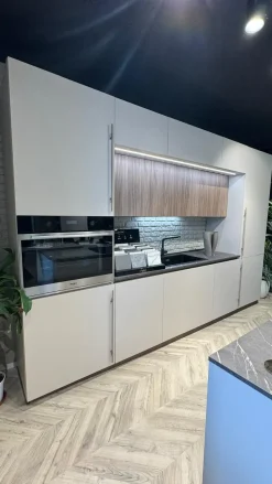 Cucina a PREZZI OUTLET in laminato materico Stosa -40%