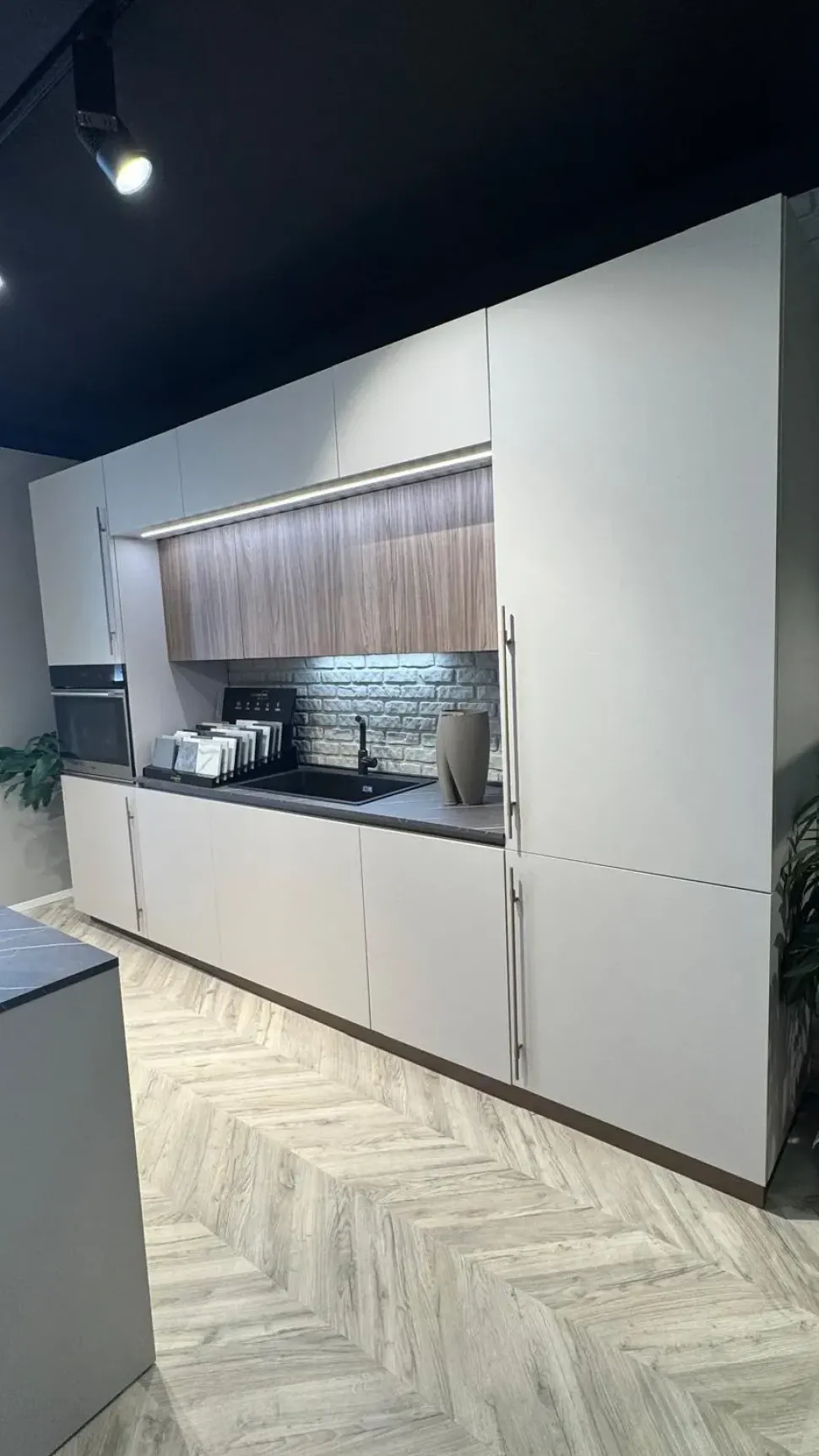 Cucina a PREZZI OUTLET in laminato materico Stosa -40%