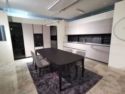 Cucina a PREZZI OUTLET in laminato opaco Poliform -45%