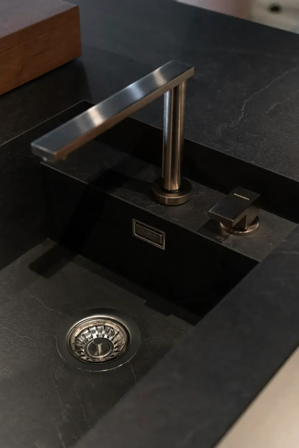 Cucina a PREZZI OUTLET in hpl Collezione esclusiva -69%