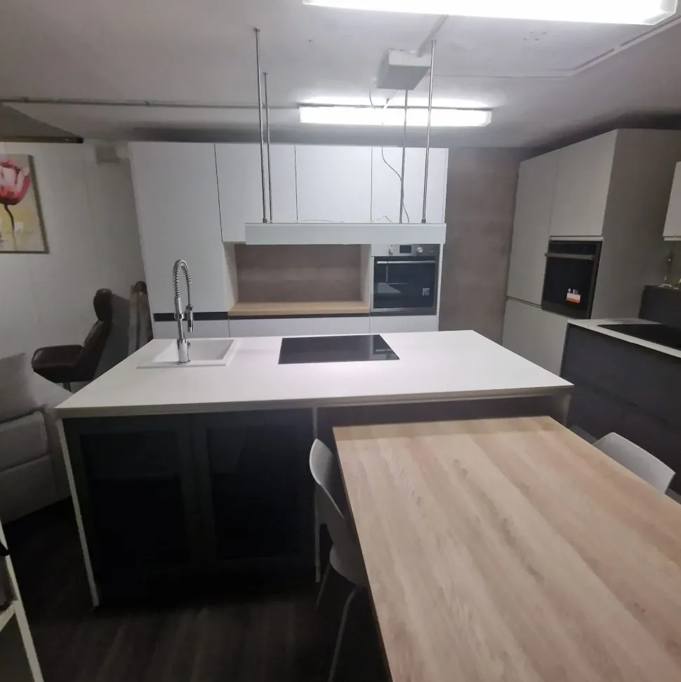 Cucina a PREZZI OUTLET in melaminico Essebi -41%